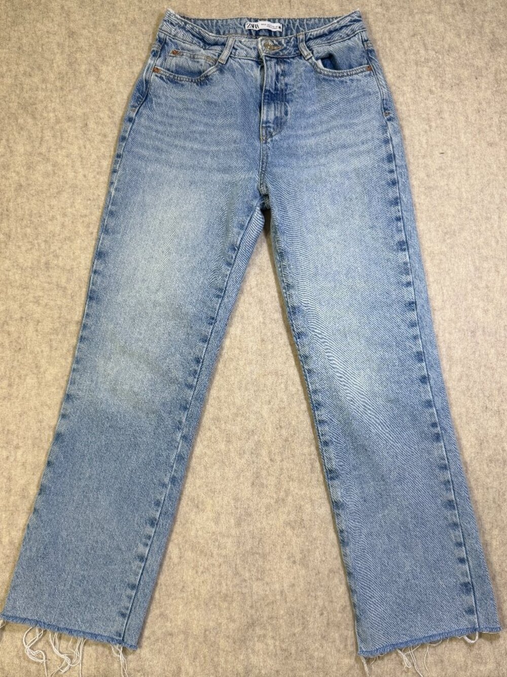 Zara High Rise Straight Leg Jeans Light Wash Raw Frayed Hem Size 4
